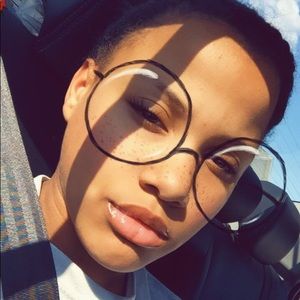 Meet your Posher, Paris